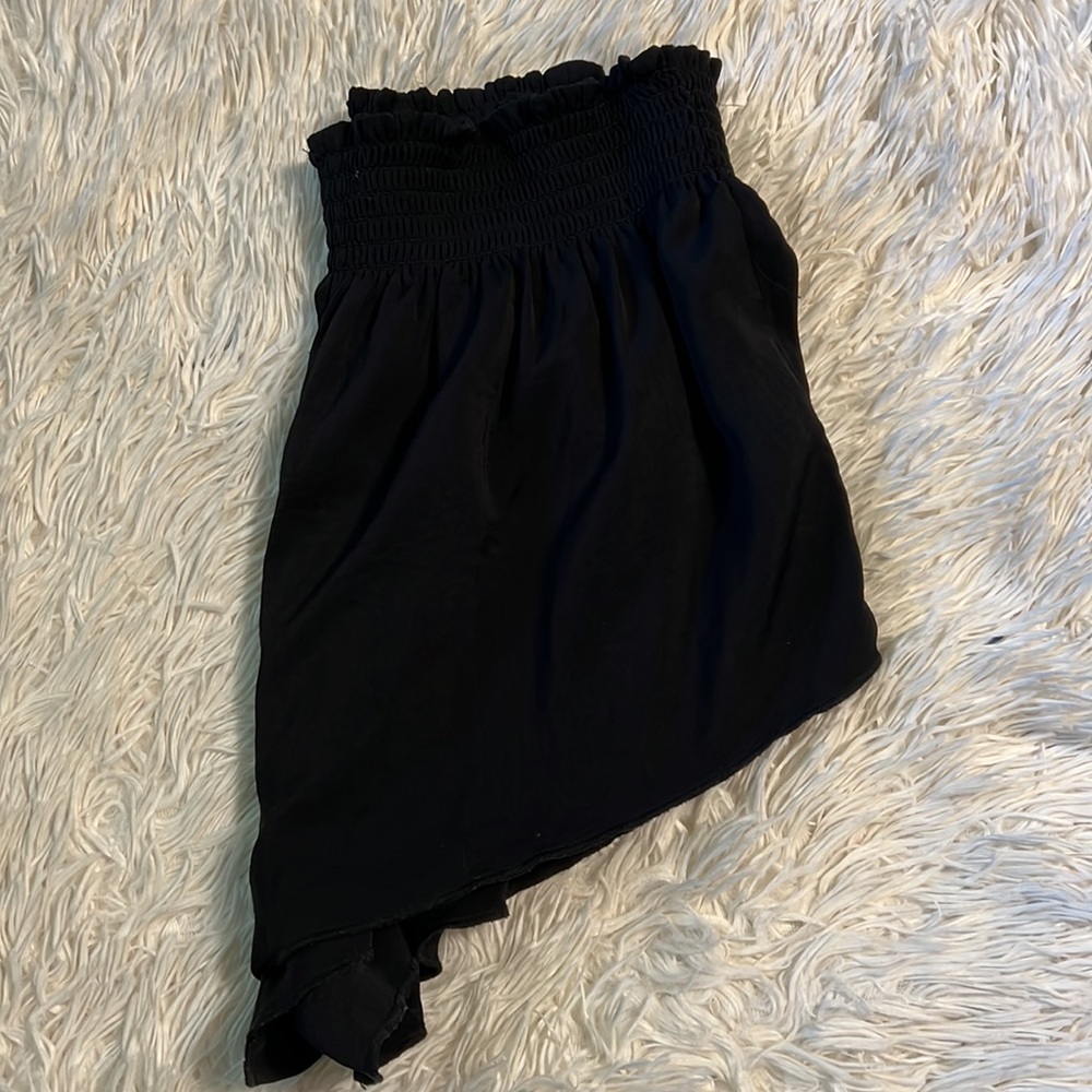 Shorts - Picture 2 of 3